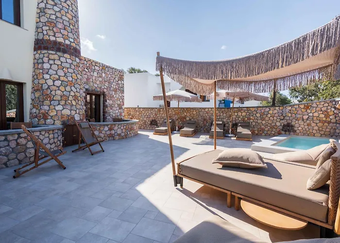 Pithos Apartments