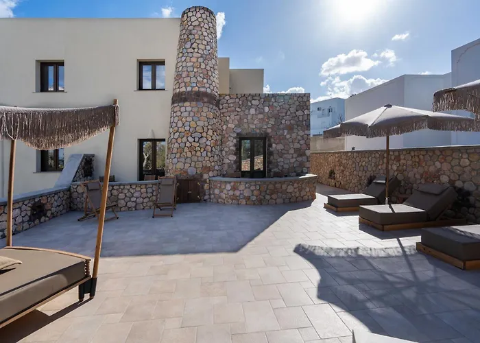 Pithos Apartments